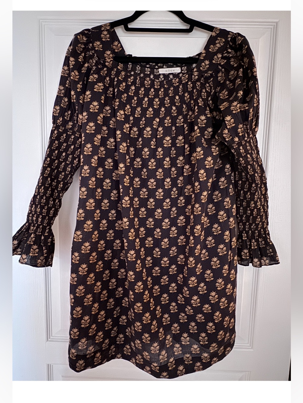 Doen Sabia Black Floral Long-Sleeve Smock Dress